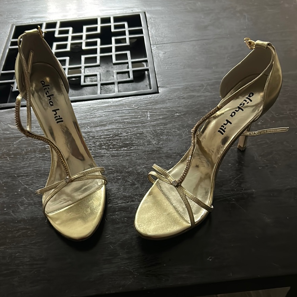 Alisha Hill gold after 5 sandal